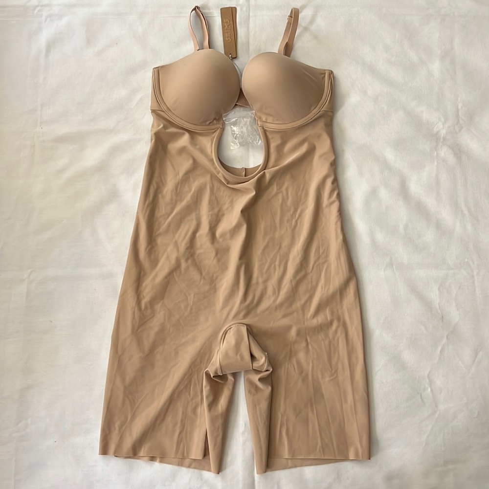 SKIMS DEEP PLUNGE SHAPEWEAR MID THIGH BODYSUIT
